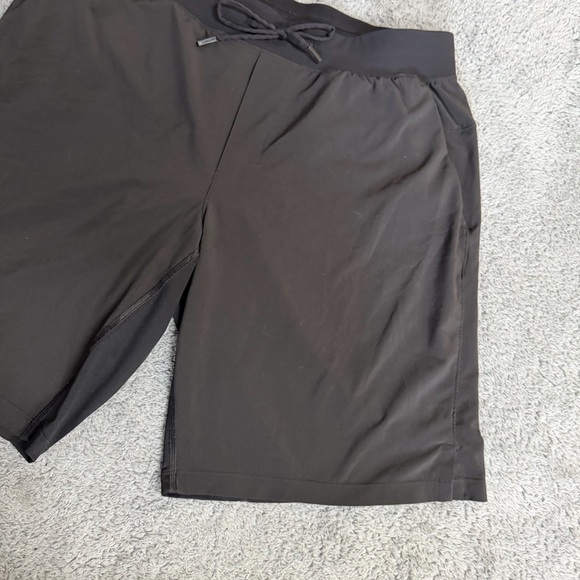 Lululemon T.H.E. Short *Linerless 9" Updated Size Large - Picture 9 of 10